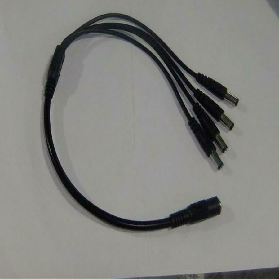 Divisor de Energía Saxxon PSUWB07 - 4 Conectores Macho 2.1MM Tipo Pulpo